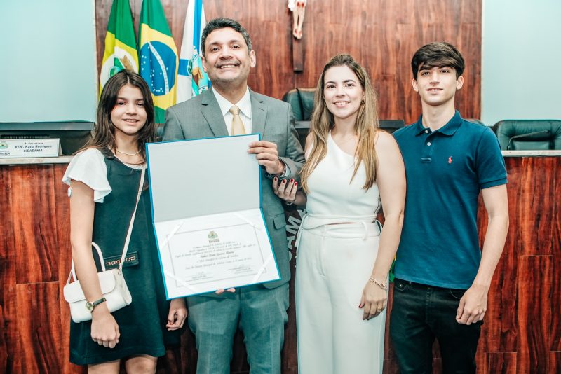 Bruno Queiroz recebe título de Cidadão Fortalezense