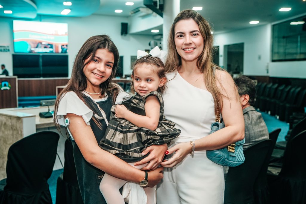 Bia, Manu E Juliana Queiroz