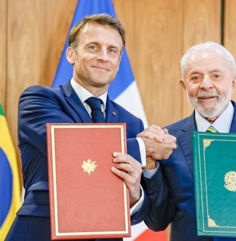 Brasil e França assinam 21 acordos em visita do presidente Emmanuel Macron