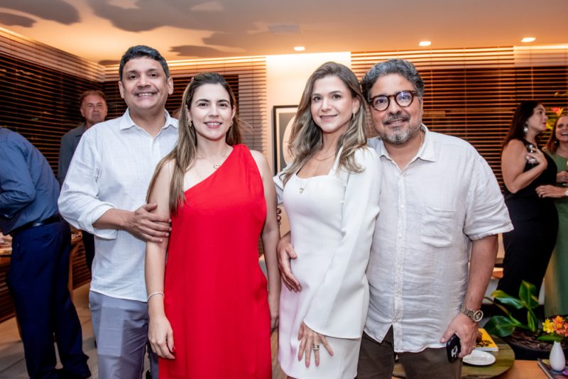 sessão parabéns - Weiber Xavier ganha festa de aniversário surpresa no apê de Ana Virginia e Fernando Novais