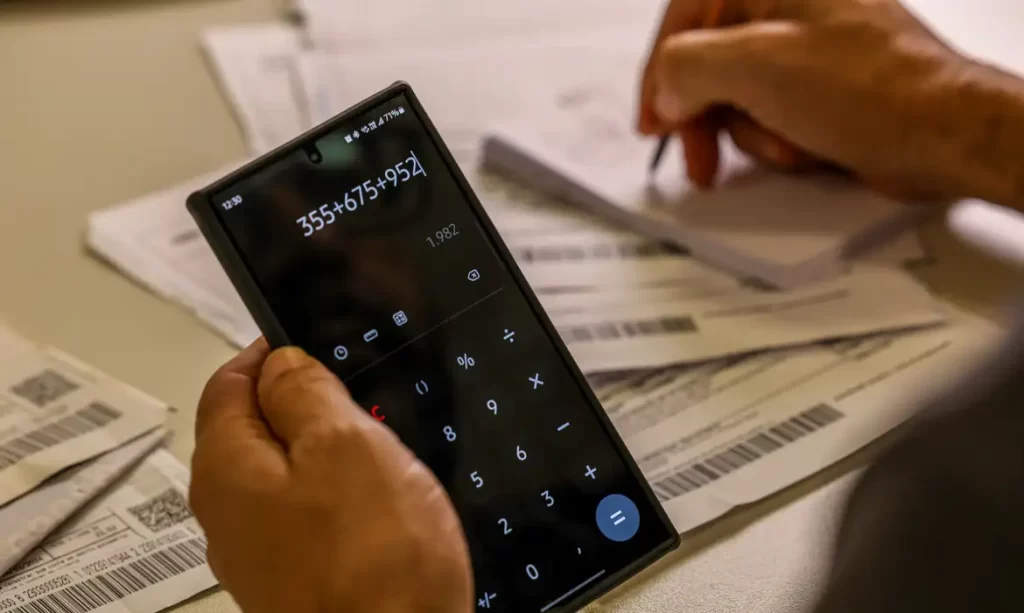 Calculadora, Boletos, Boleto Bancário Foto Agência Brasil