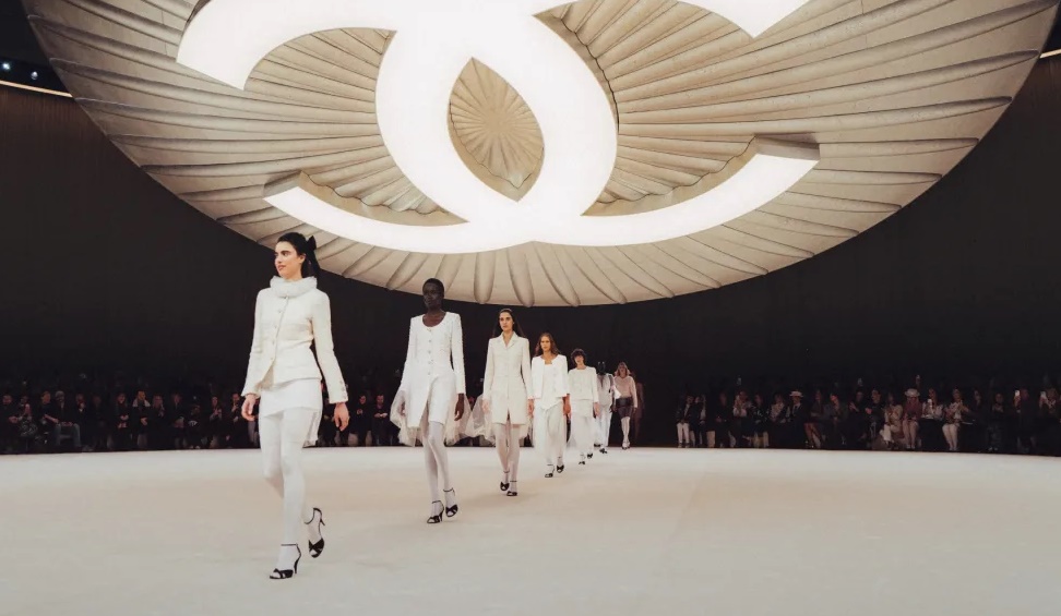Chanel adquire grupo francês de roupas JY BH
