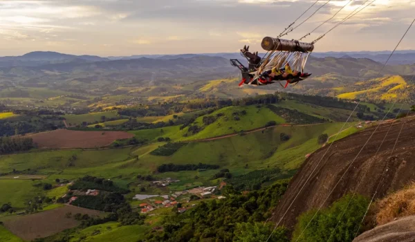 Balanço considerado o maior do Brasil é inaugurado no interior de SP