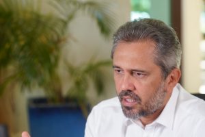 Governador Elmano De Freitas Durante Live Semanal