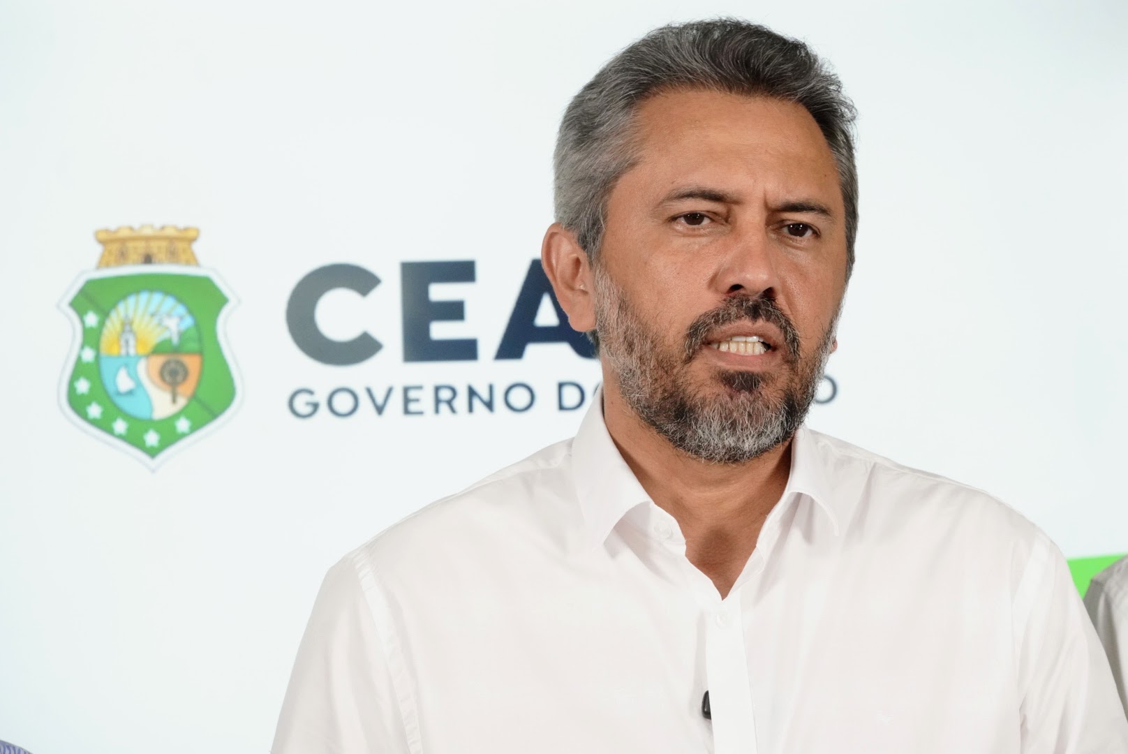Governador Elmano de Freitas anuncia reajuste dos servidores acima da inflação