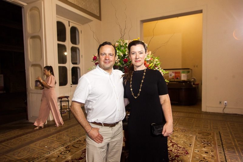 Fundadora da Casa de Vovó Dedé - Regina Barbosa é homenageada no TJA em comemoração de seus 80 anos