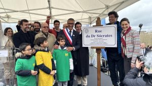Inauguracao De Rua Em Homenagem A Socrates Reune Centenas Na Vila Olimpica Em Paris
