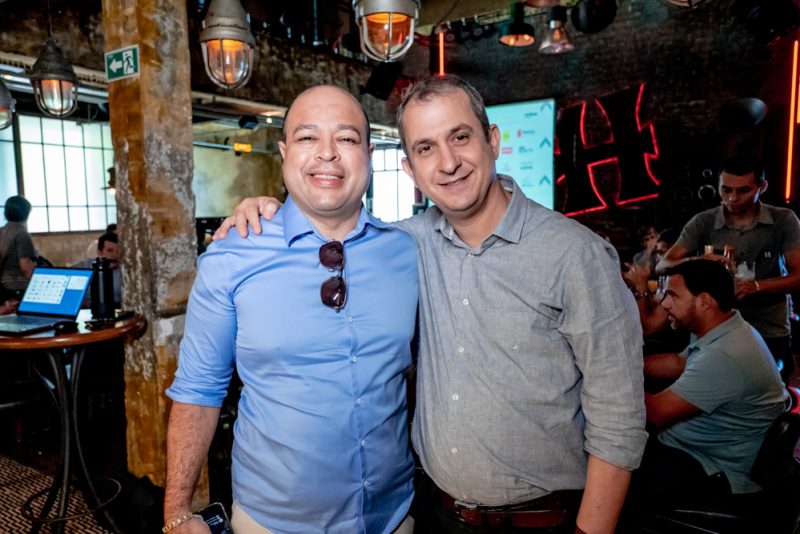 Conexão e negócios - Hoots serve de palco do lançamento do RampUp Business