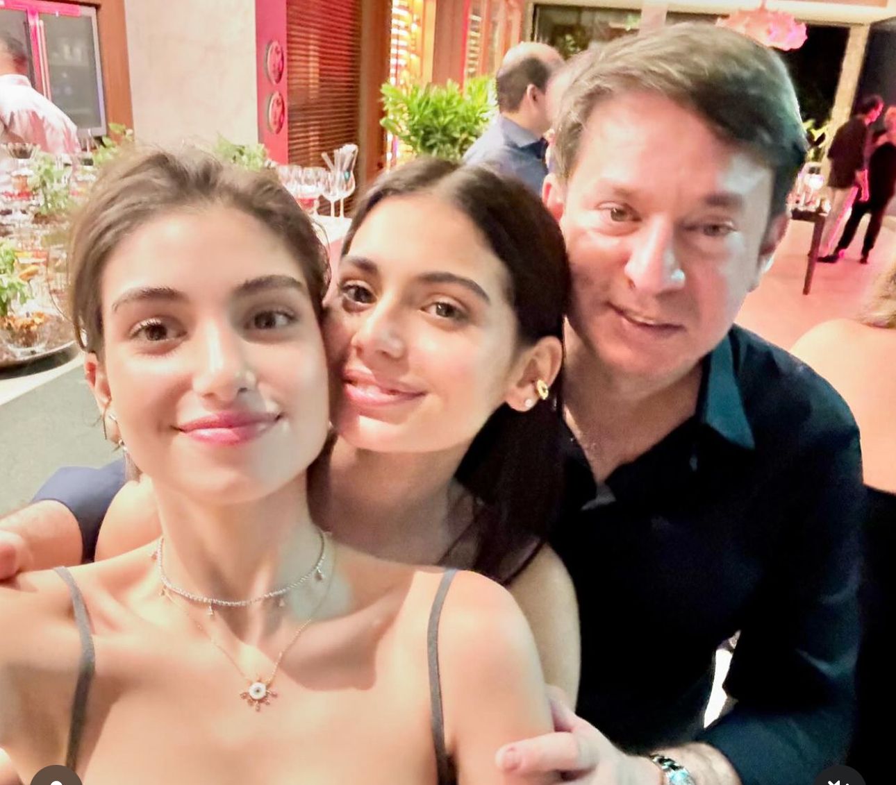 Lara, Cláudia E Paulo Vale