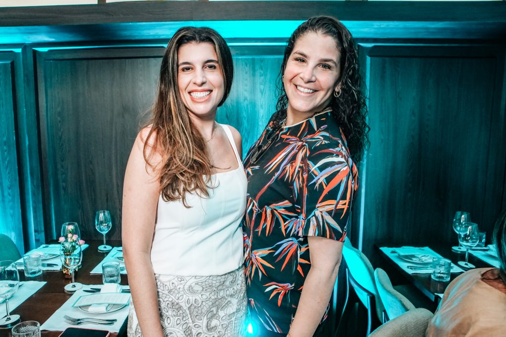 Luana Oliveira E Carol Ary