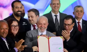 Lula Assina Projeto Que Regula Atividade De Motoristas De Aplicativo Foto Agência Brasil