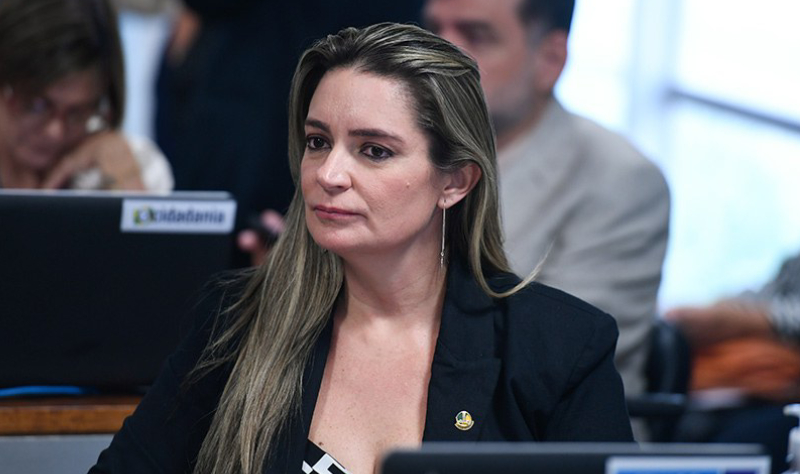 Com relatoria de Augusta Brito, CAE aprova prioridade no Bolsa Família para mulher vítima de violência doméstica