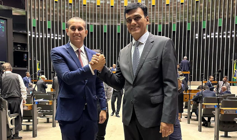 Naumi Amorim assume vaga de Célio Studart na Câmara dos Deputados