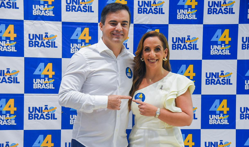 Capitão Wagner filia Kamila Cardoso ao União Brasil e a lança pré-candidata à vereadora de Fortaleza
