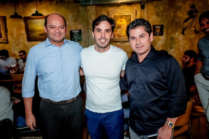 Conexão e negócios - Hoots serve de palco do lançamento do RampUp Business