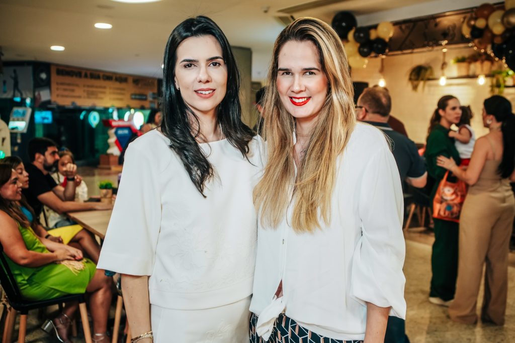 Priscila Fontenele E Gisele Oliveira