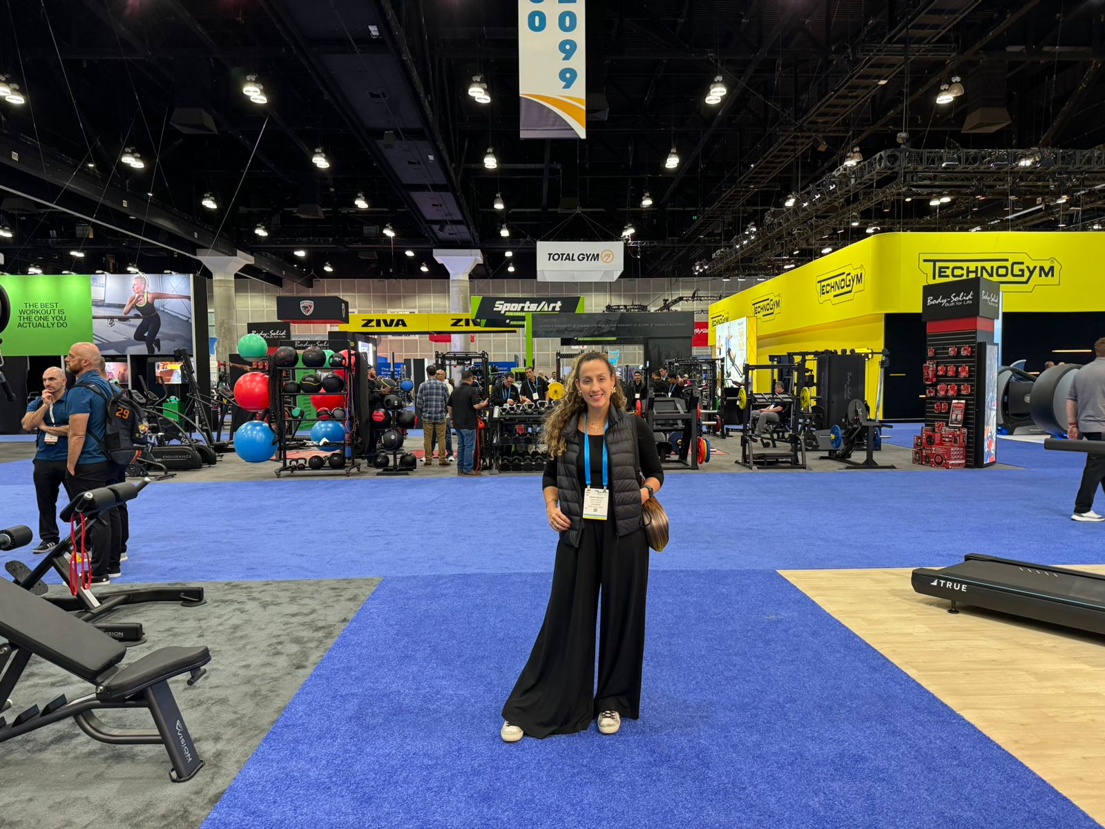 CEO do Grupo AYO, Sasha Reeves, participa da maior feira da indústria fitness em Los Angeles