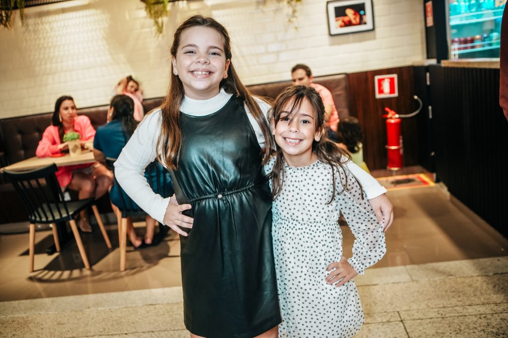 Valentina E Helena Acario (1)