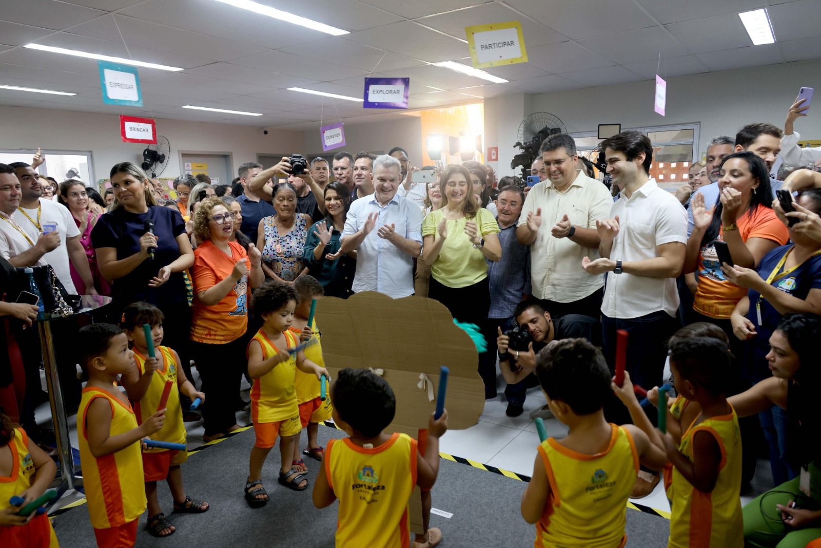 Pedro Matos visita canteiro de obras do Posto de Saúde na comunidade Verdes Mares e participa da inauguração de CEI