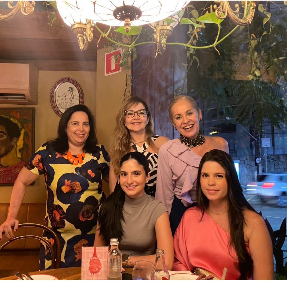 Maria Fernanda Marinho troca de idade e comemora chegada do novo ciclo ao lado da família