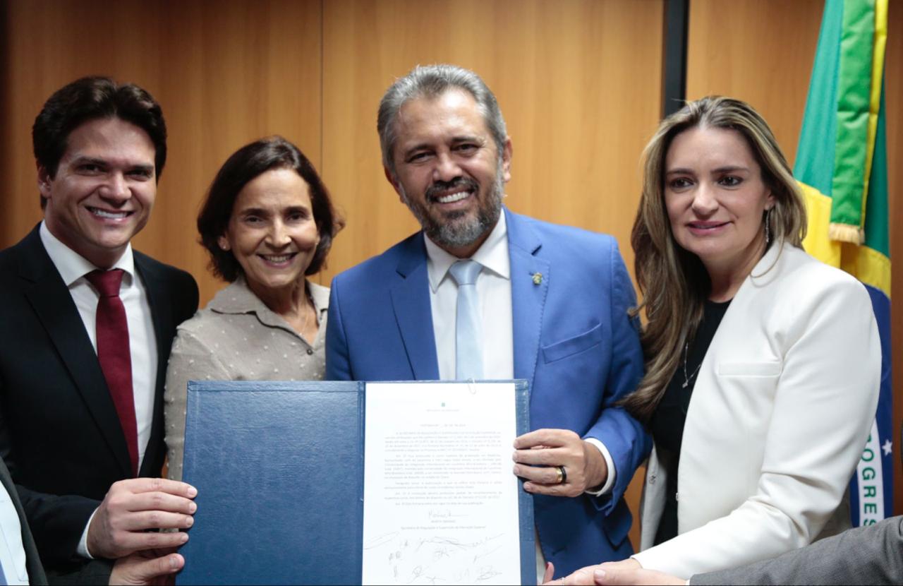 Governo do Ceará e Ministério da Educação assinam homologação do novo curso de Medicina da Unilab