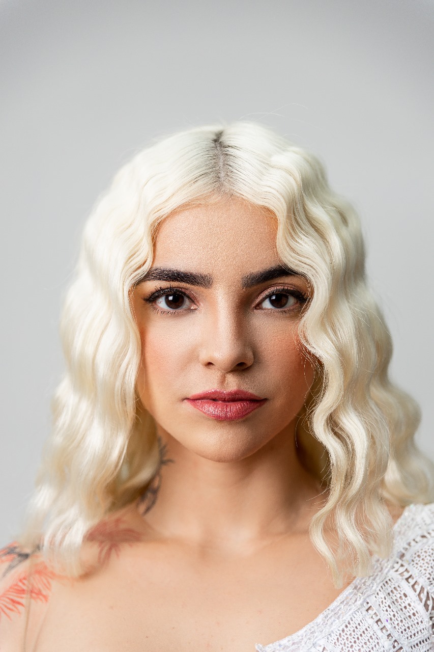 Camila Marieta faz show no feriado de Páscoa, em Guaramiranga