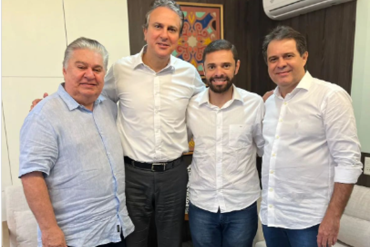 Após vencer disputa interna no PT, Evandro Leitão se reúne com Camilo Santana