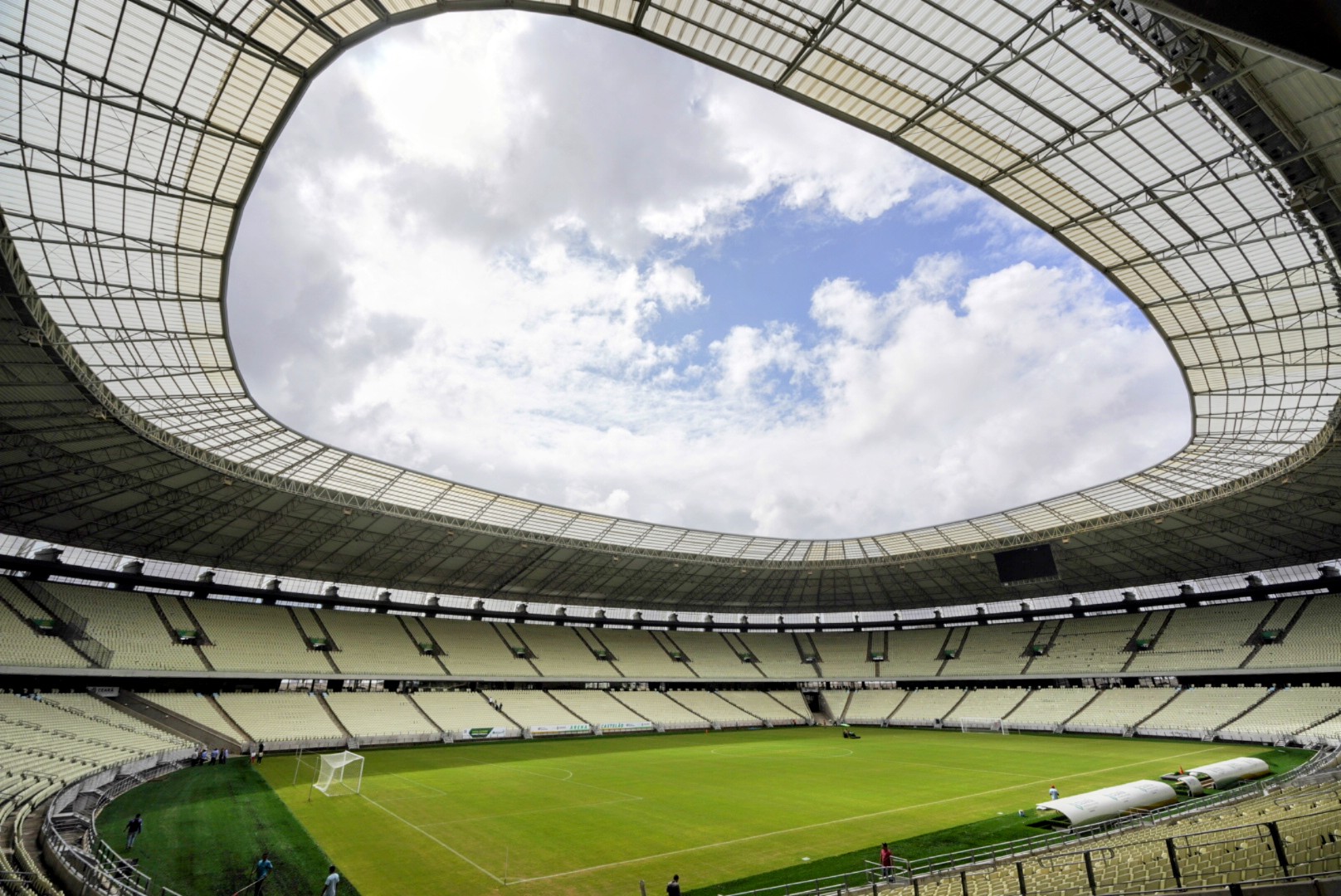 Reunião define transferência de jogos da Arena Castelão para manutenção do gramado Reunião define transferência de jogos da Arena Castelão para manutenção do gramado