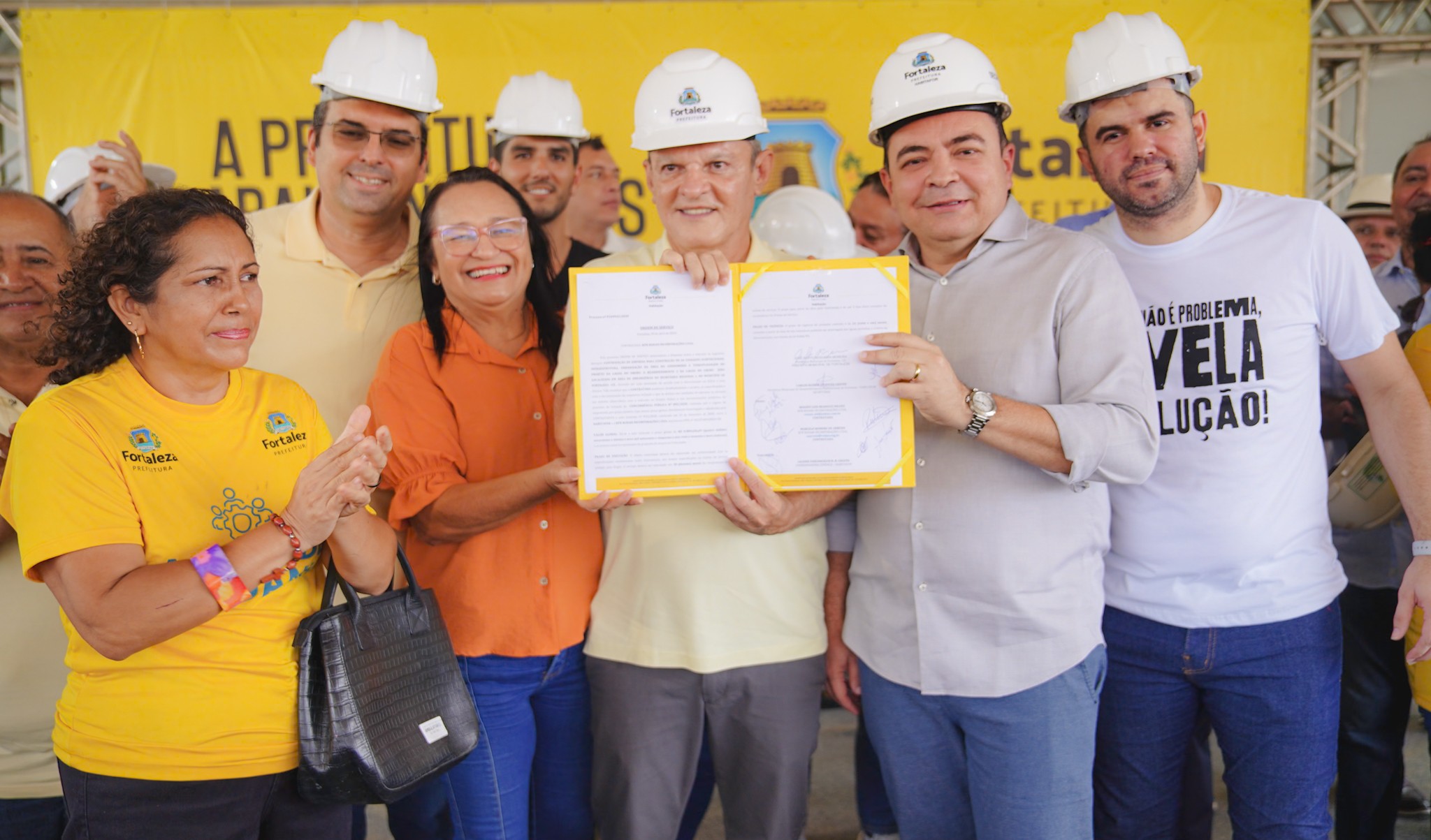 Sarto assina ordem de serviço para construção de novas moradias para famílias da Lagoa do Urubu