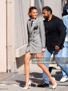 A Atriz Adota O Icônico So Kate Da Christian Louboutin, (2)