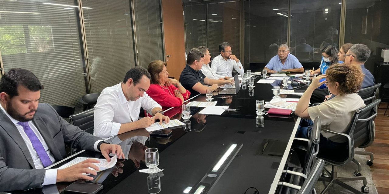 Secretaria de Educação do Ceará delibera avanços para a categoria dos professores em reunião com Sindicato Apeoc