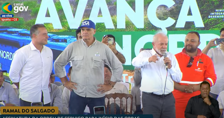 Lula assina ordem de serviço para ramal da transposição do rio São Francisco no Ceará
