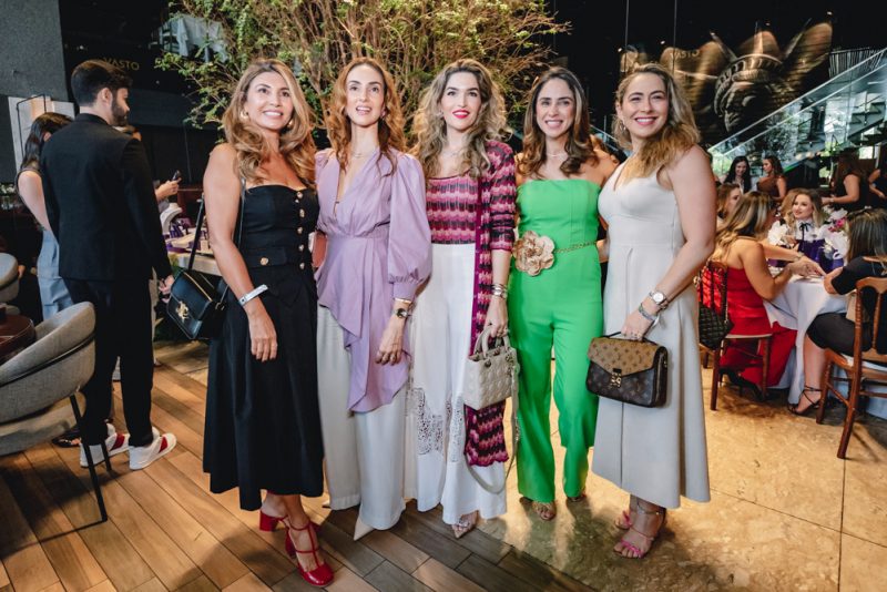 Insights e elegância - Talk de Cíntia Chagas dá um brilho extra ao lançamento da nova coleção da JC Jewels