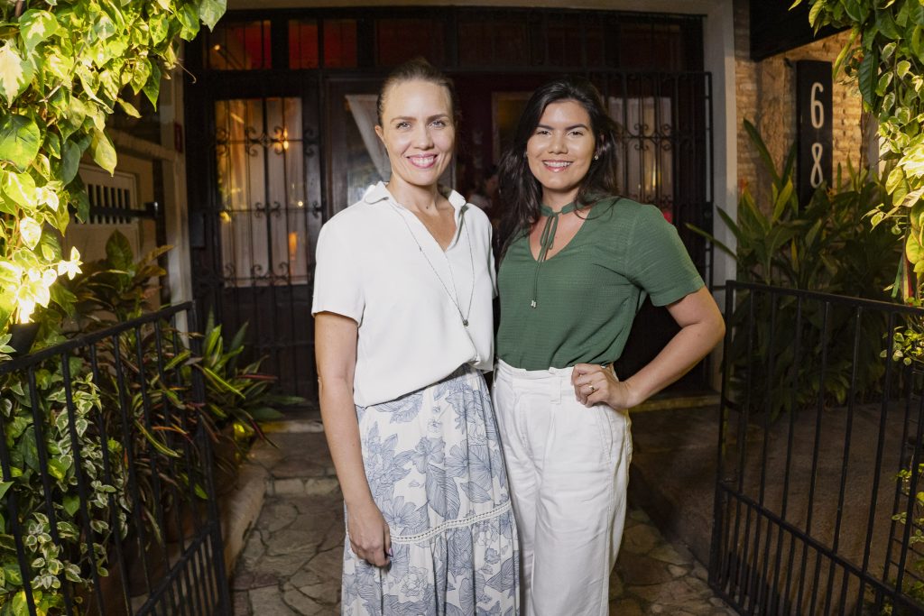 Cintia Sampaio E Luana Loiola