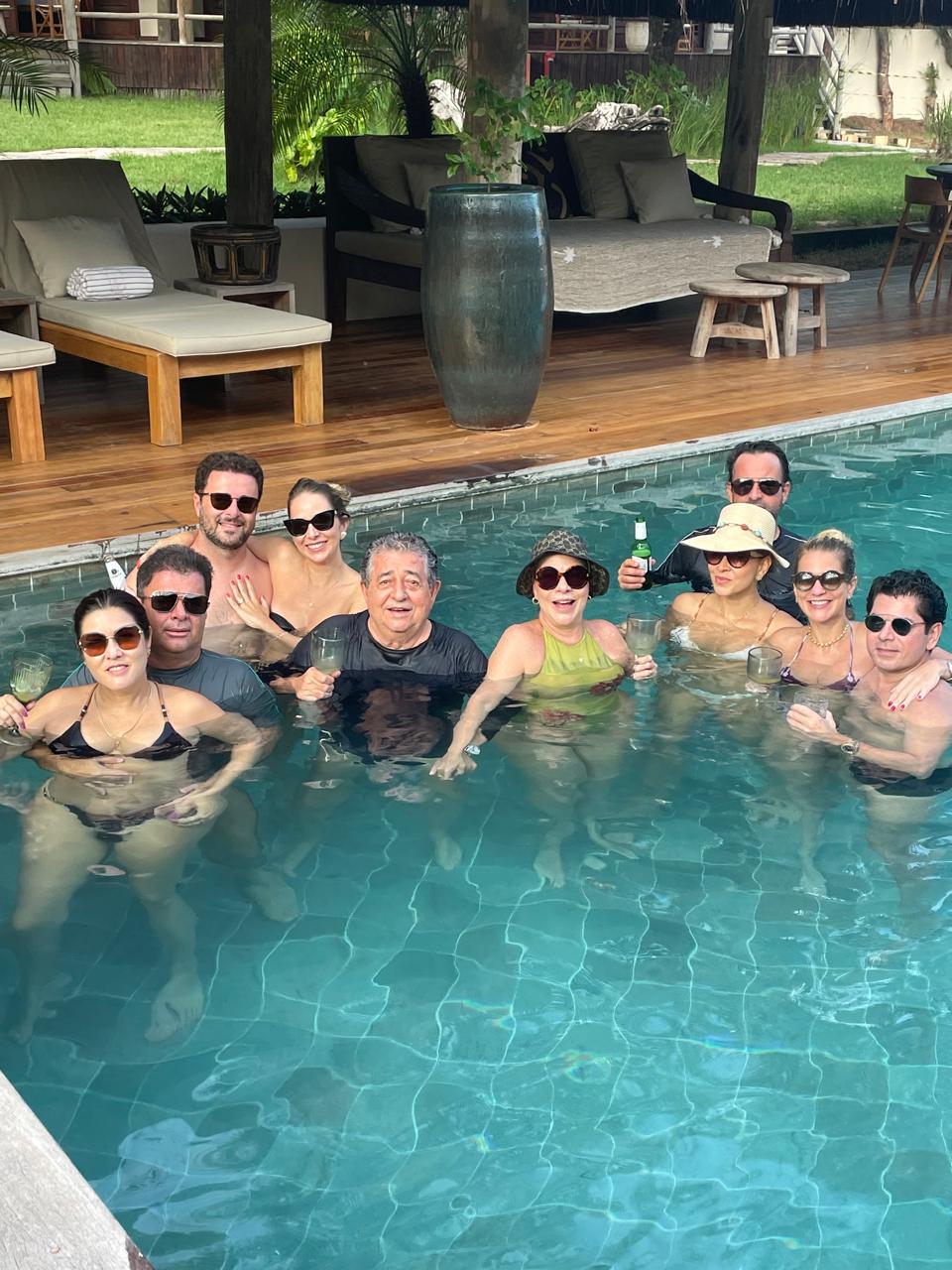 Cristiane da Fonte festeja a nova idade cercada do carinho da família em Pipa Cristiane da Fonte festeja a nova idade cercada do carinho da família em Pipa
