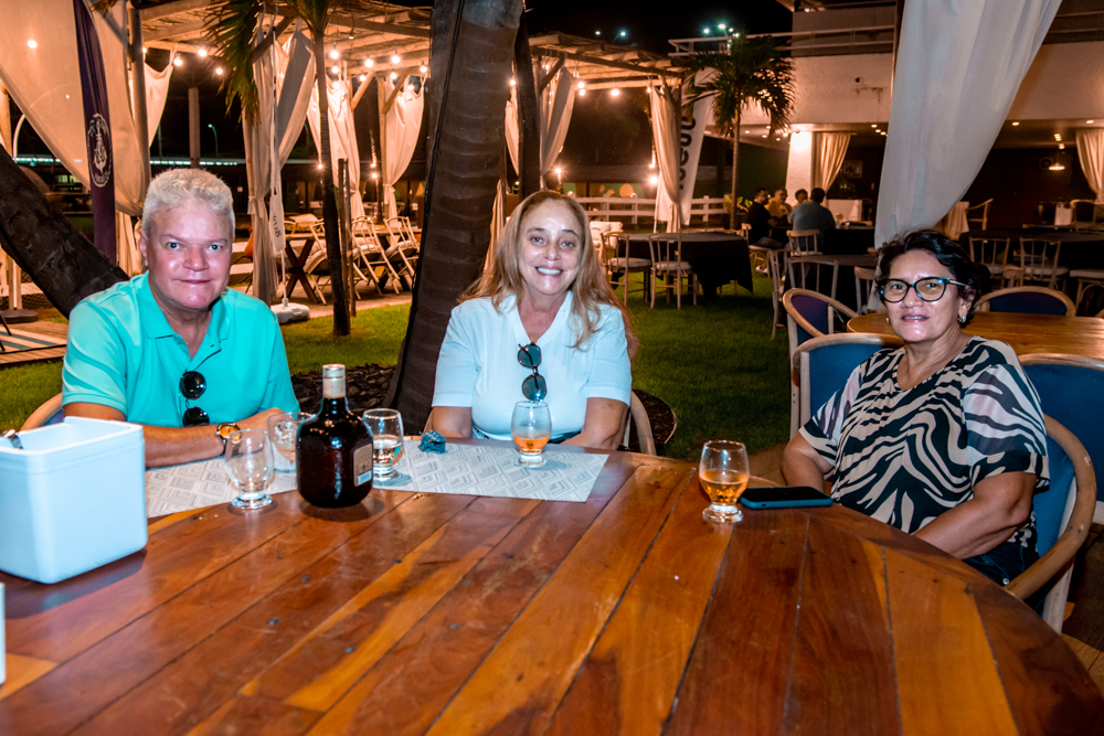 Edson, Silvia E Elizabeth Arouche