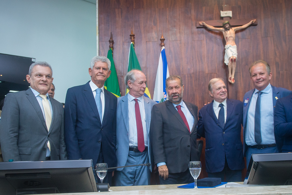 Deputado André Figueiredo é agraciado com a Medalha Boticário Ferreira