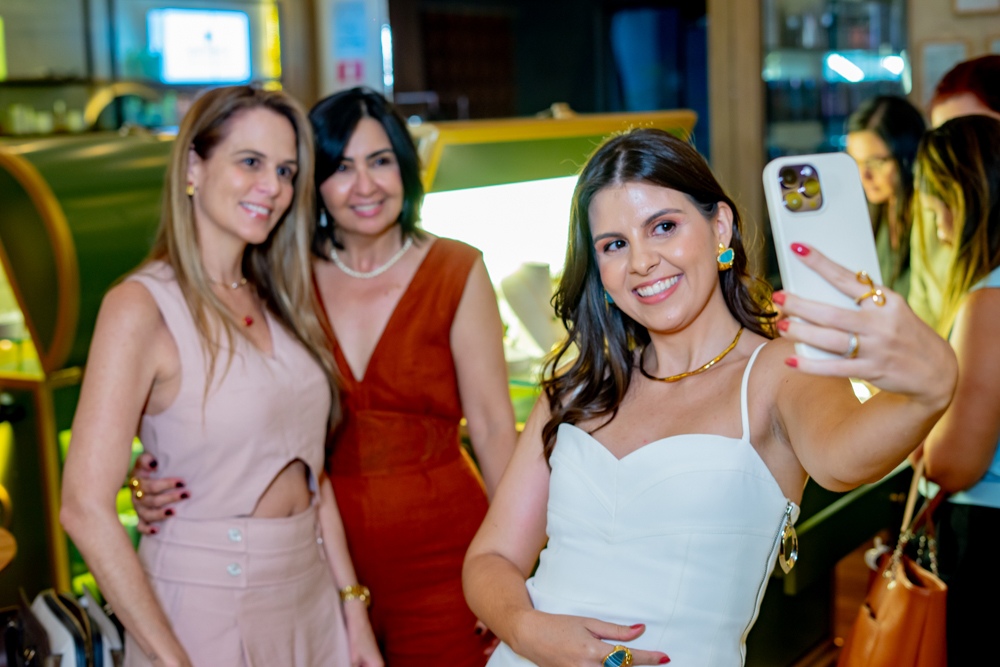 Erika Peter, Eliane E Eloisa Gomes
