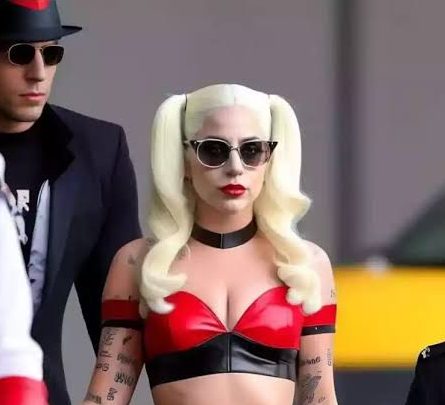 Lady Gaga vislumbra fãs ao compartilhar primeiro trailer de Coringa no Instagram Lady Gaga vislumbra fãs ao compartilhar primeiro trailer de Coringa no Instagram
