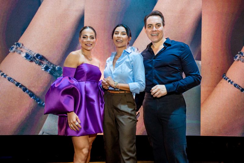 Insights e elegância - Talk de Cíntia Chagas dá um brilho extra ao lançamento da nova coleção da JC Jewels