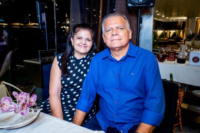 Sessão Parabéns - Cristino Cordeiro celebra chegada da nova idade no Iate Clube de Fortaleza