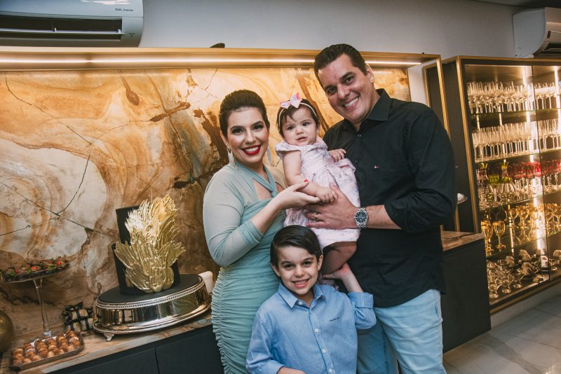 Quatro décadas - Luana e Carlos Henrique Dummar festejam a estreia dele nos 40