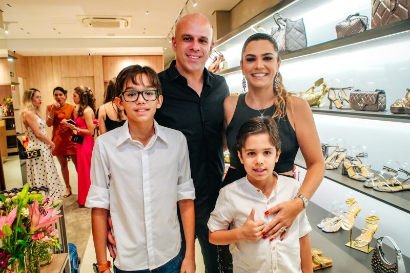 Expansão - Luiza Barcelos inaugura segunda loja em Fortaleza com presença da influenciadora Thássia Naves