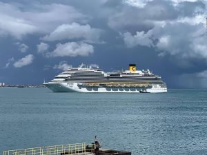 Navio De Cruzeiro Costa Diadema