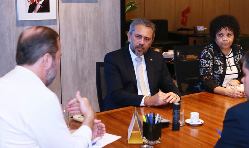Em reunião com Alexandre Silveira, Elmano cobra atitude do Governo Federal em relação a Enel Ceará