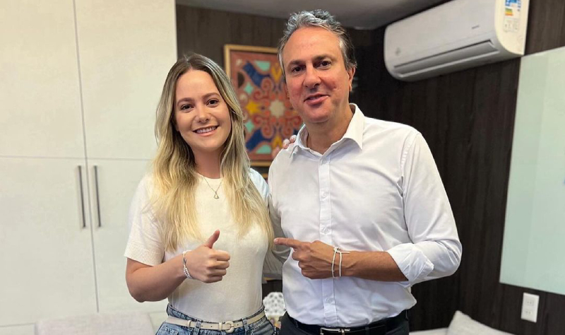 Camilo Santana endossa pré-candidatura de Tainah Marinho à Prefeitura de Barroquinha