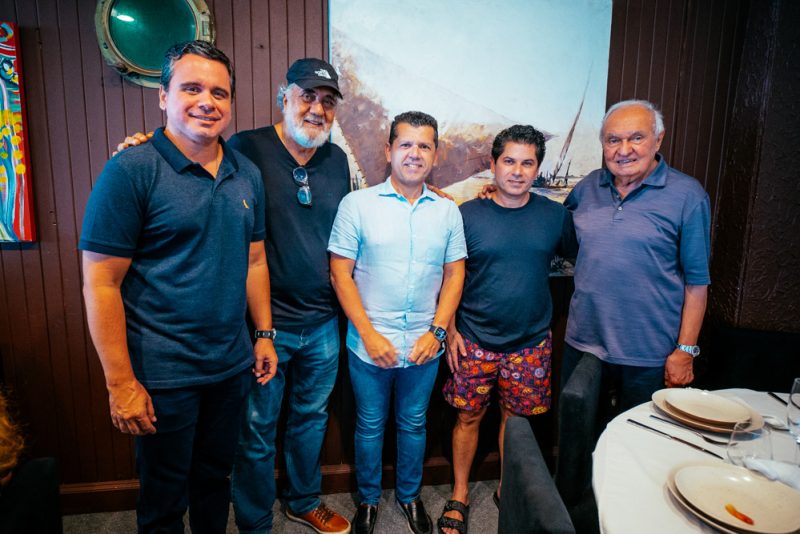 DIVERSÃO GARANTIDA - Boa música, gente bacana e alto astral dão o tom do weekend no Iate Clube de Fortaleza