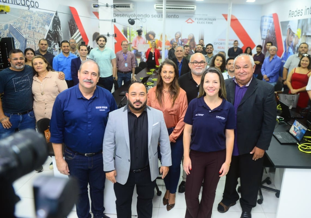 Senai e Furukawa inauguram primeiro laboratório de fibra óptica do Brasil