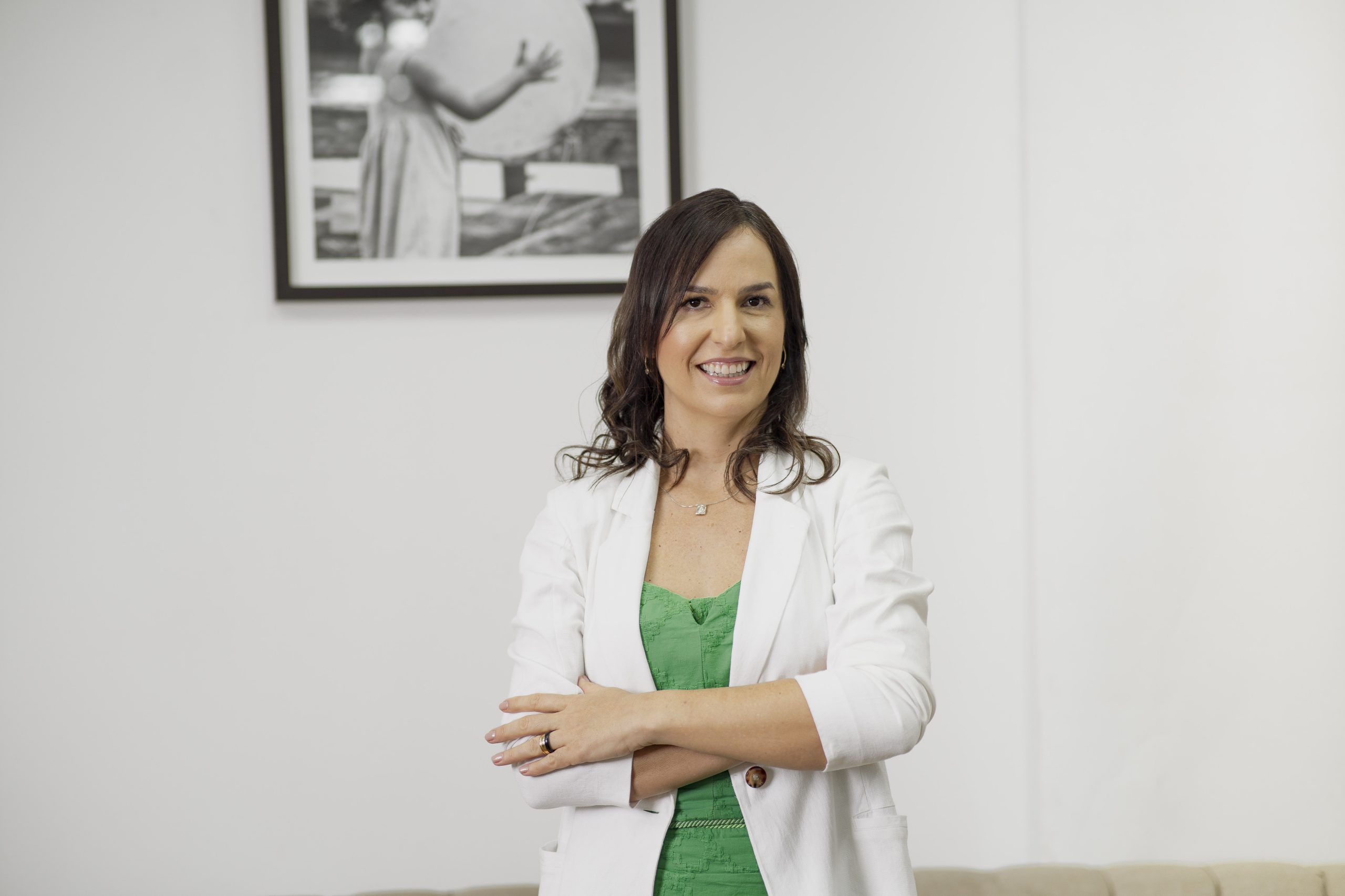 Lia Freitas abrilhanta a capa da nova edição da revista Insider