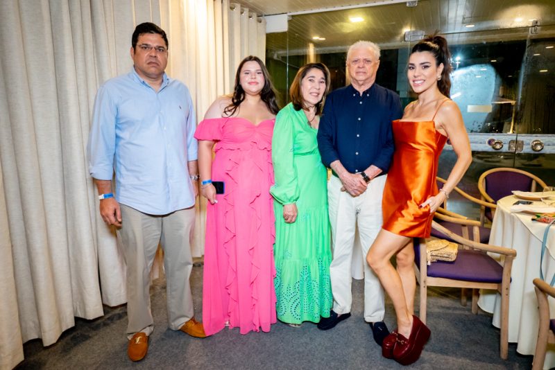 Sessão Parabéns - Cristino Cordeiro celebra chegada da nova idade no Iate Clube de Fortaleza